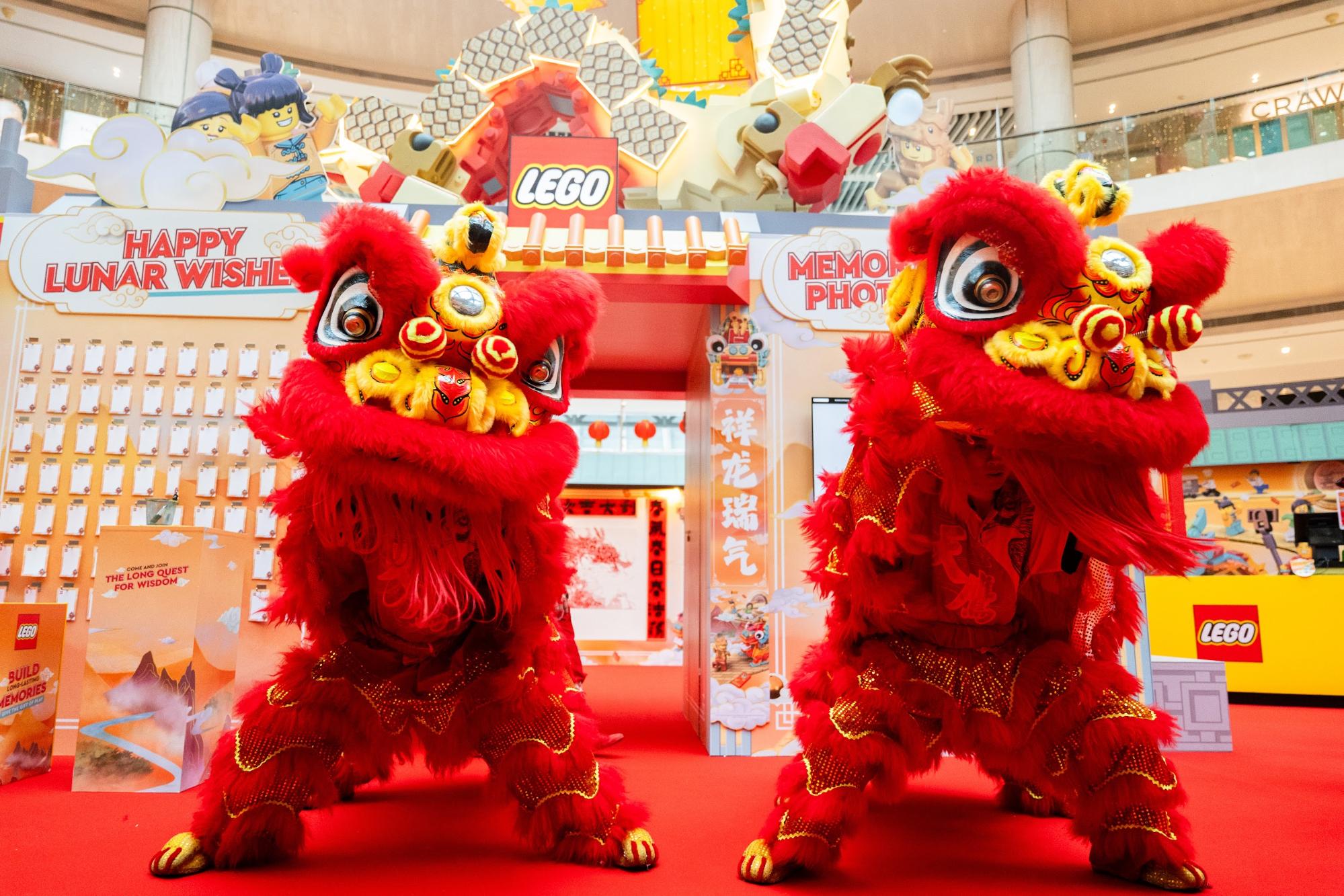 Suntec City LEGO CNY 2024 - lion dance