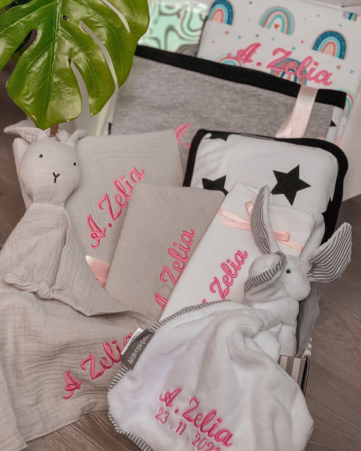 Customised baby gifts - customised hampers