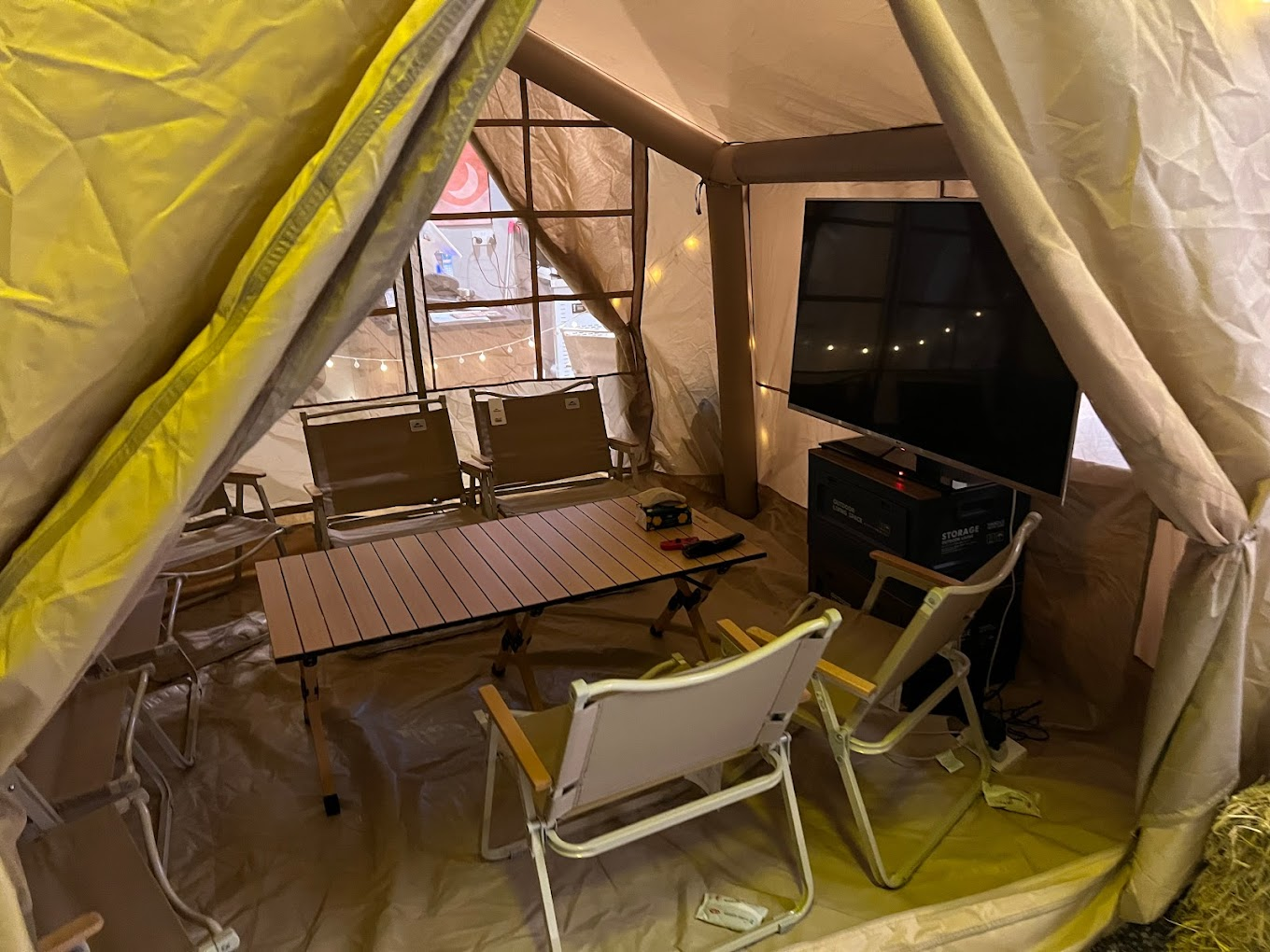 me cafe & games - glamping tents