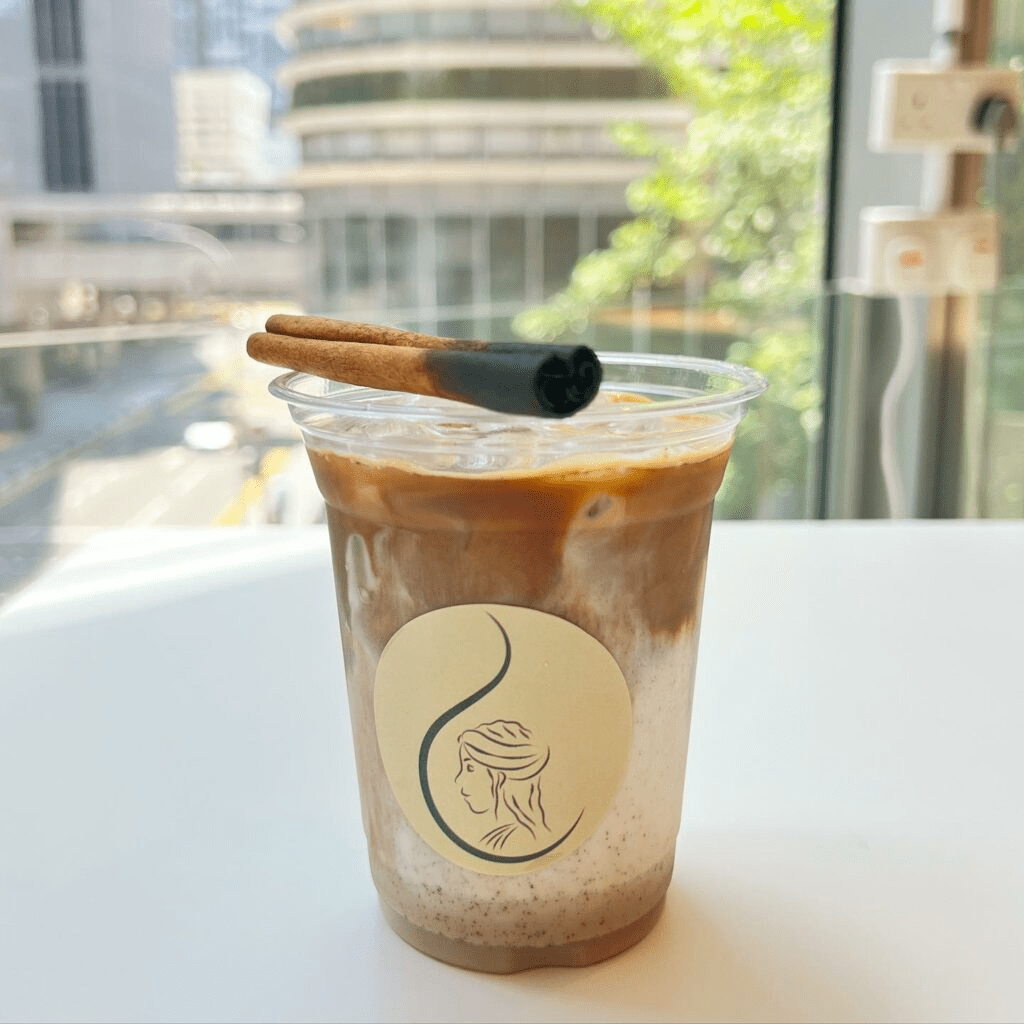 new cafe restaurants - smoked cinnamon latte