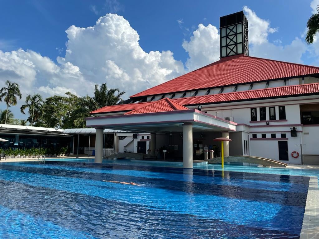 Aranda Country Club Swimming Pool