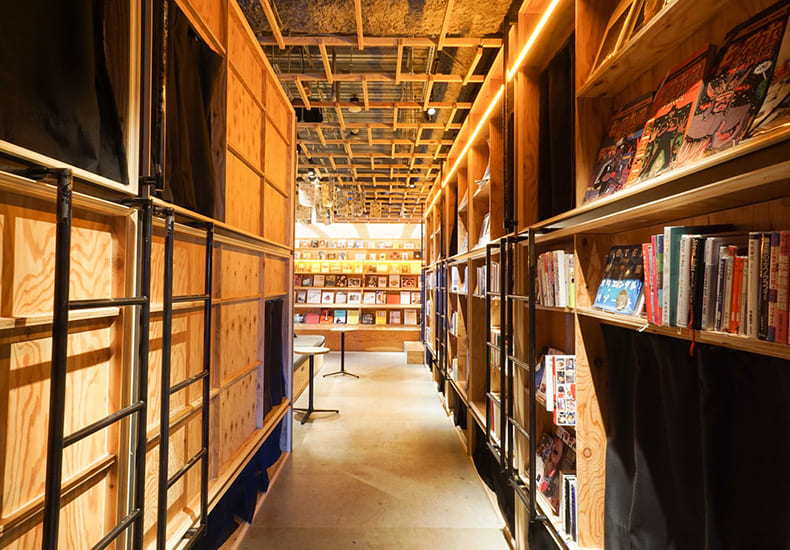 book-and-bed-tokyo-interior-bookshelves-book-themed-hotel