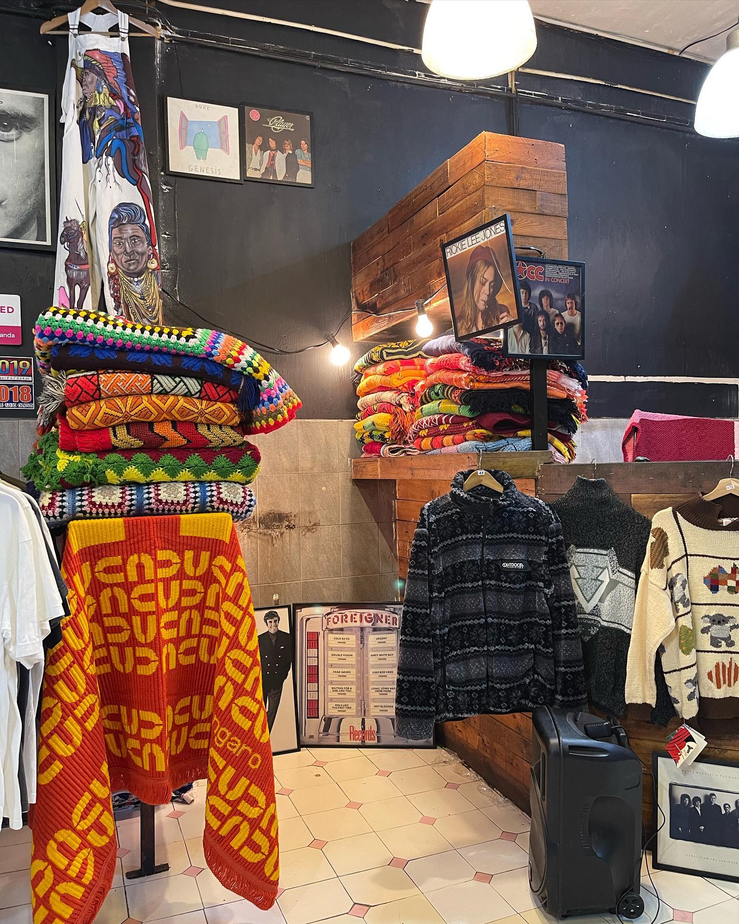 Thrift stores in Johor Bahru - Lab33store Sweaters