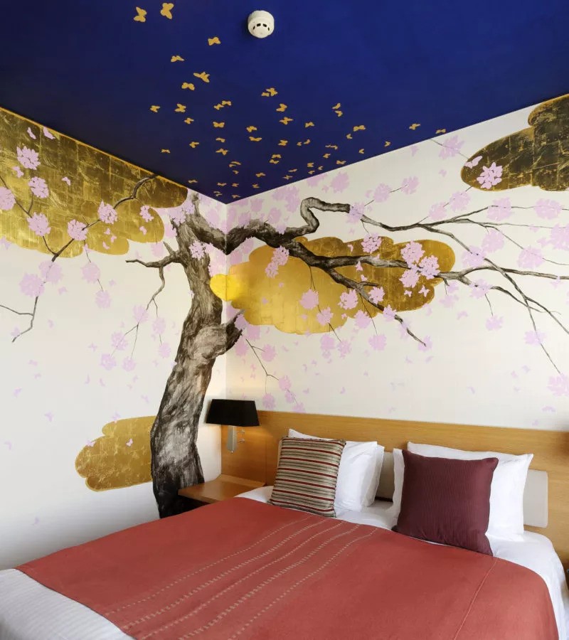 park-hotel-tokyo-chrry-blossom-mural