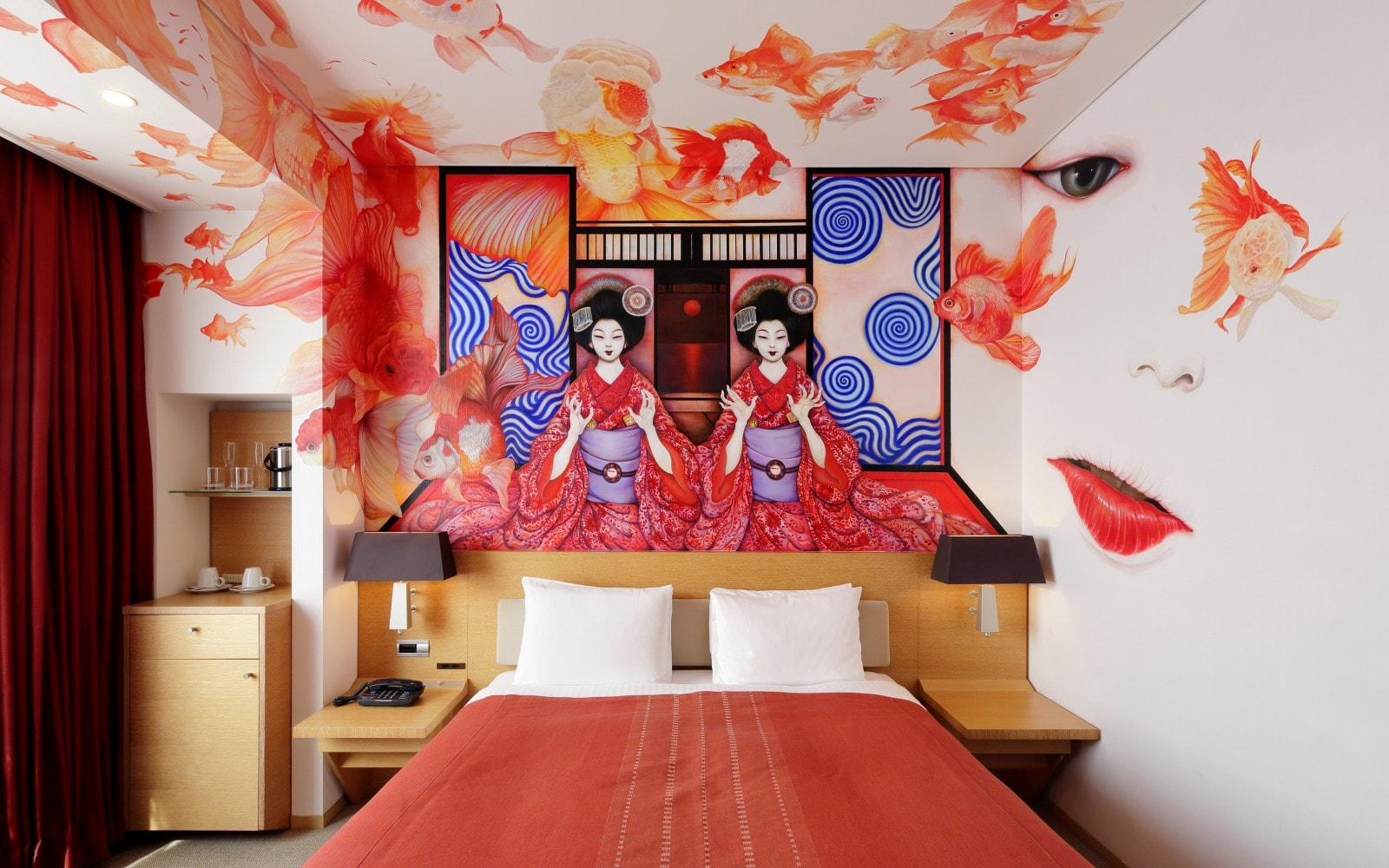 park-hotel-tokyo-goldfish-geisha-art-themed-room