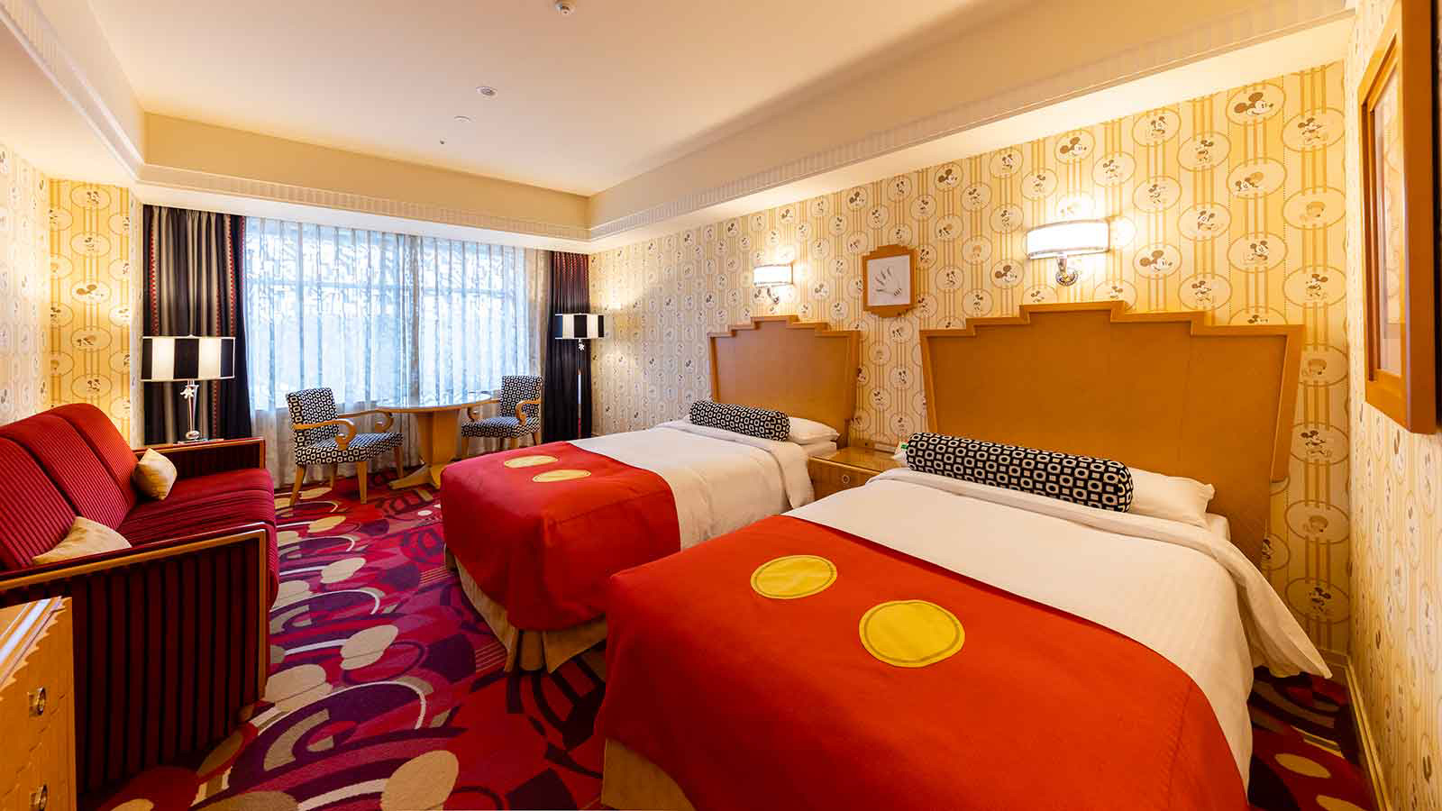 tokyo-disneyland-disney-ambassador-hotel-double-room
