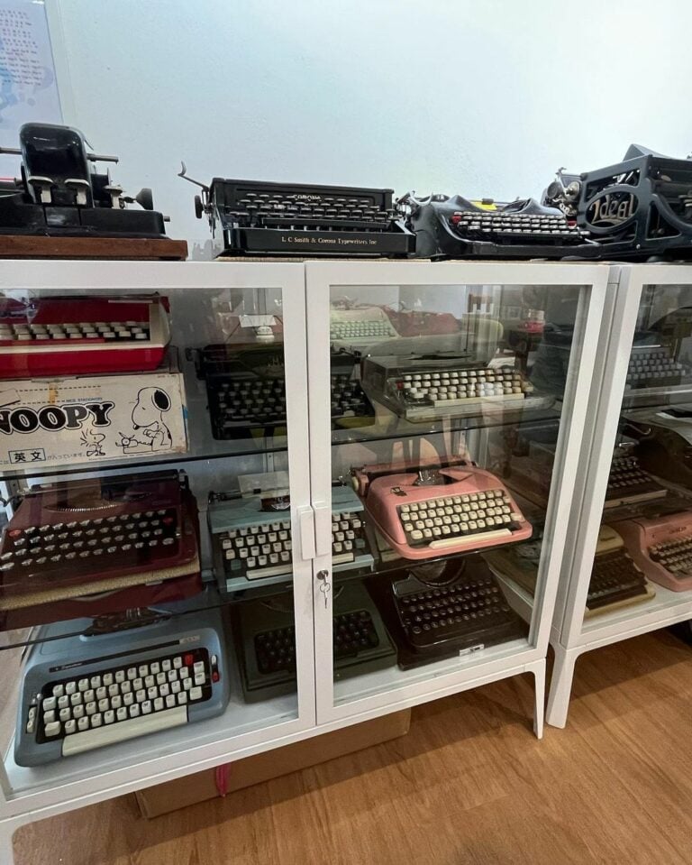 Type8ar In Haji Lane Has Over 50 Vintage Typewriters