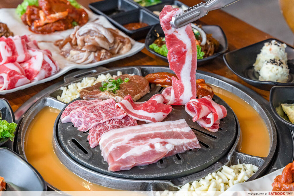 Best buffets in Singapore - MiMi Korean BBQ cooking beef