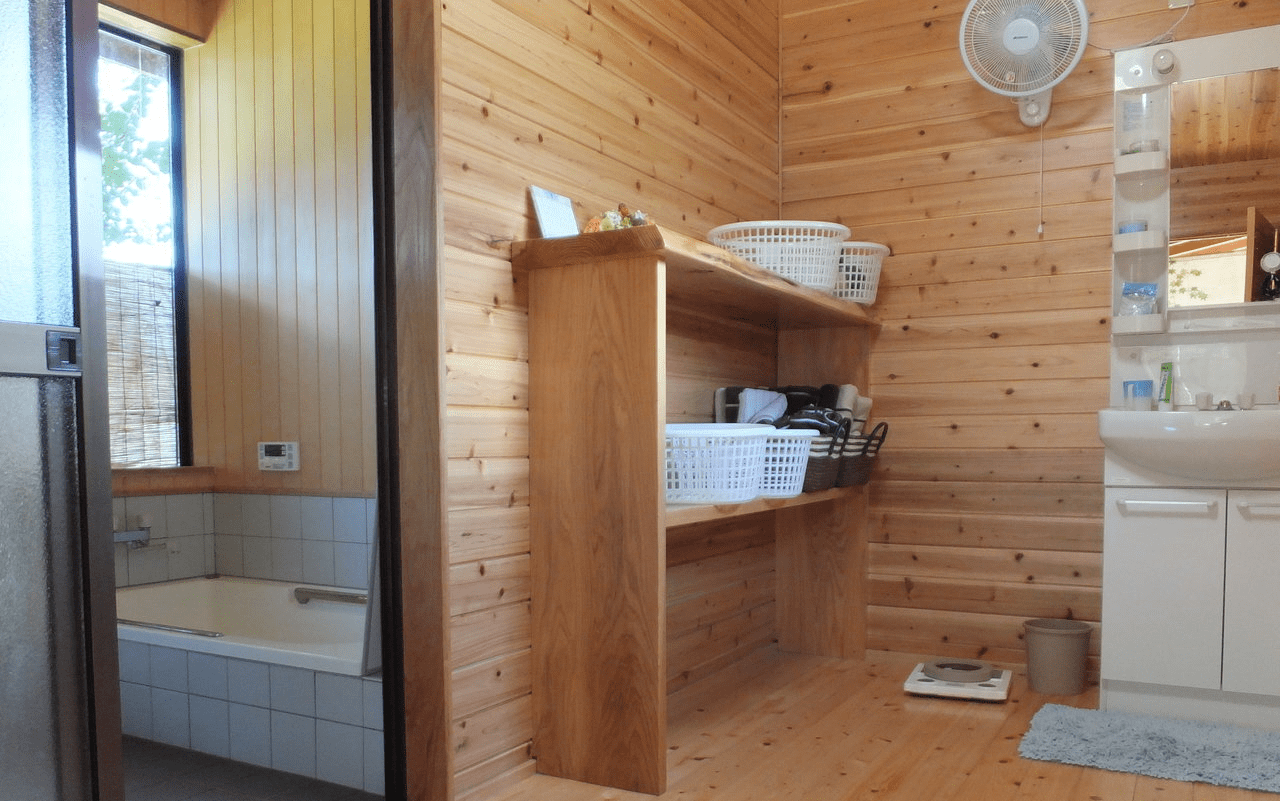 Guest Bathroom In Zaigomon - Farmstays in Japan