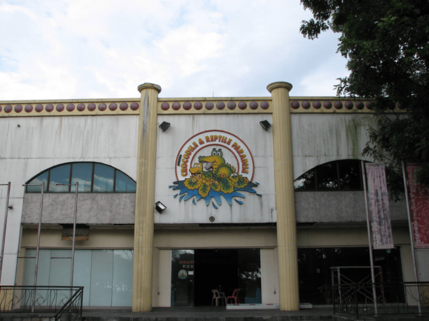 Jurong Reptile Park - Defunct Zoo With Live Croc Performances