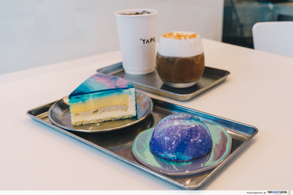 10 unique cafes in Seoul, South Korea - Huge slices of cake and drink 