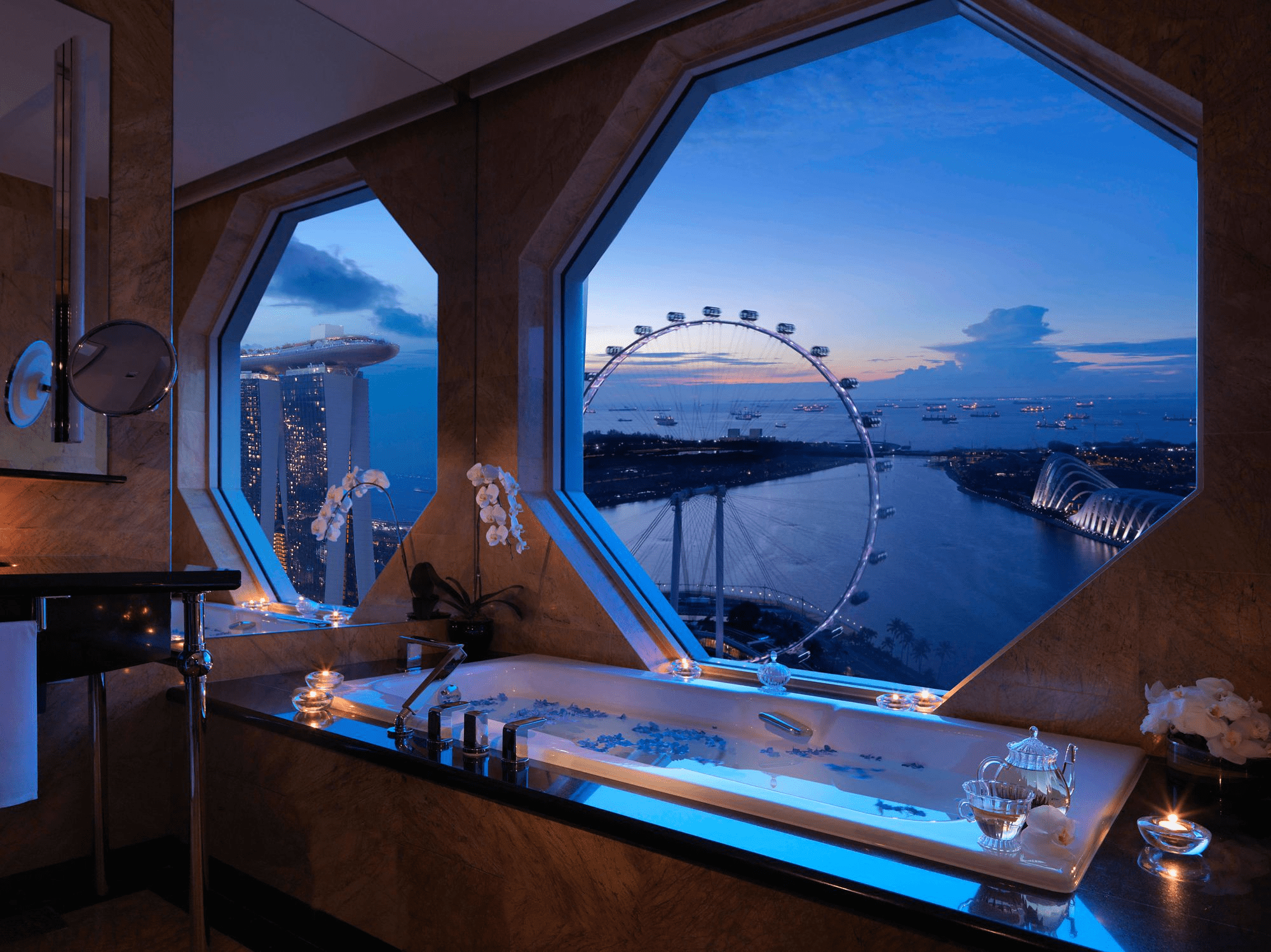 hotels with bathtubs - The Ritz-Carlton Millenia Singapore