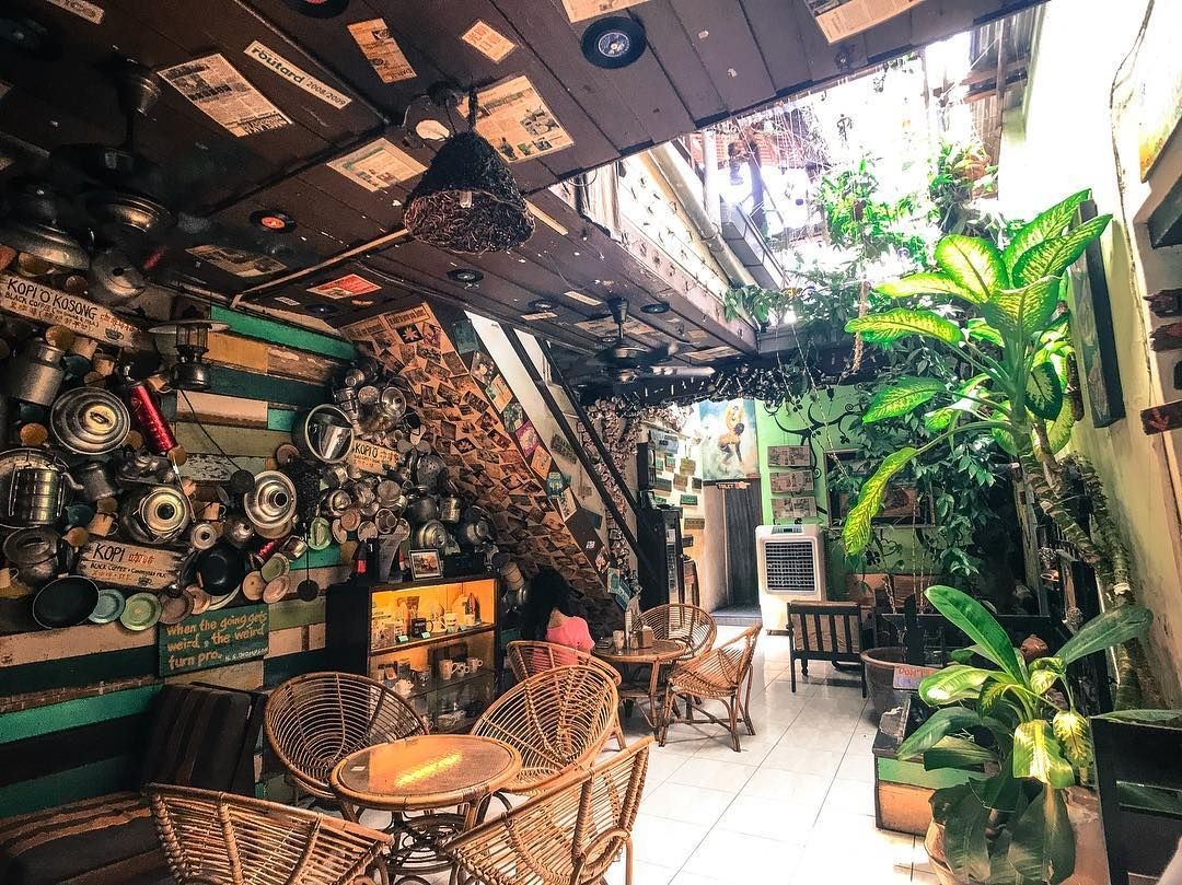 Things to do in Malacca - calanthe art cafe