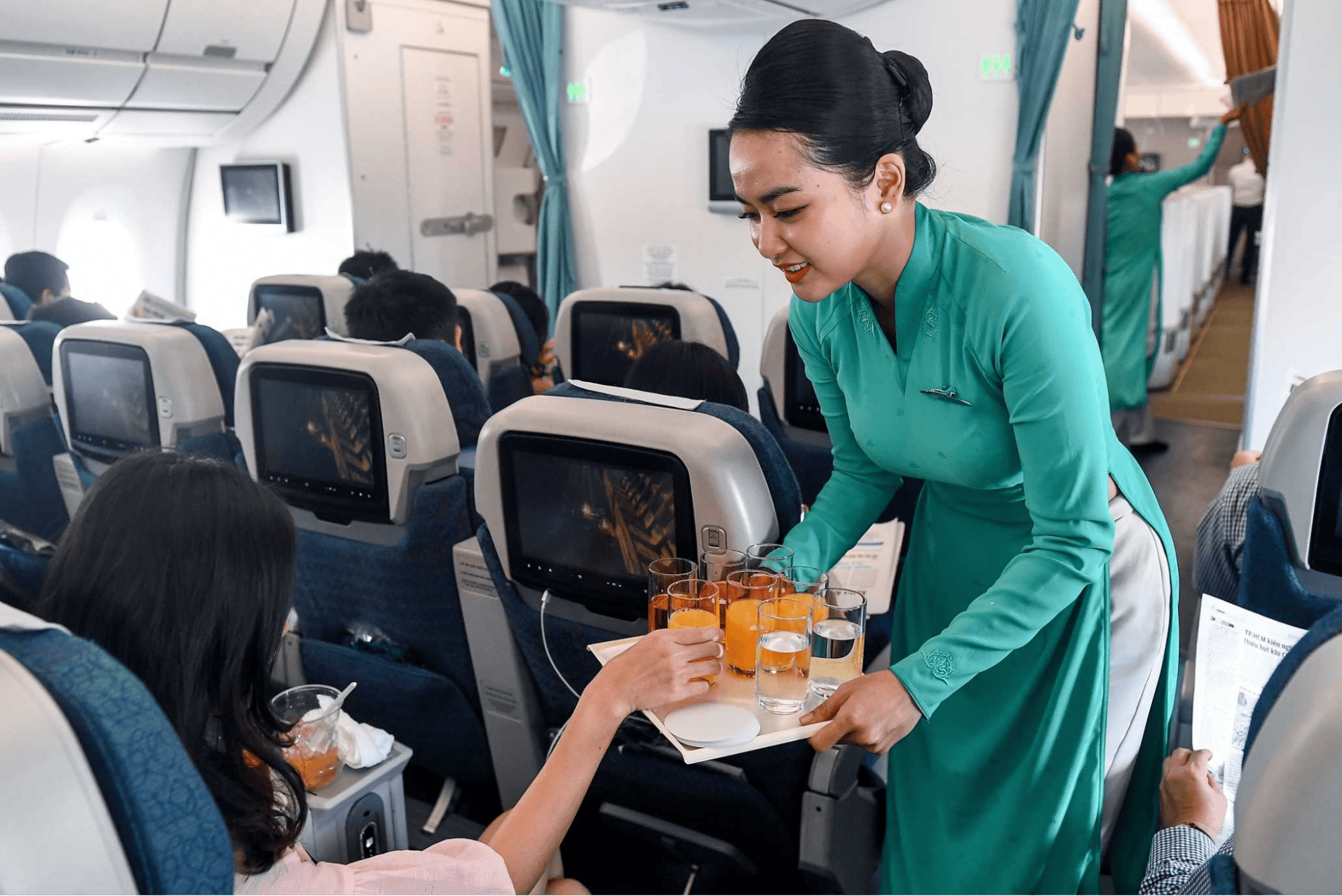 full-service airlines- vietnam airlines