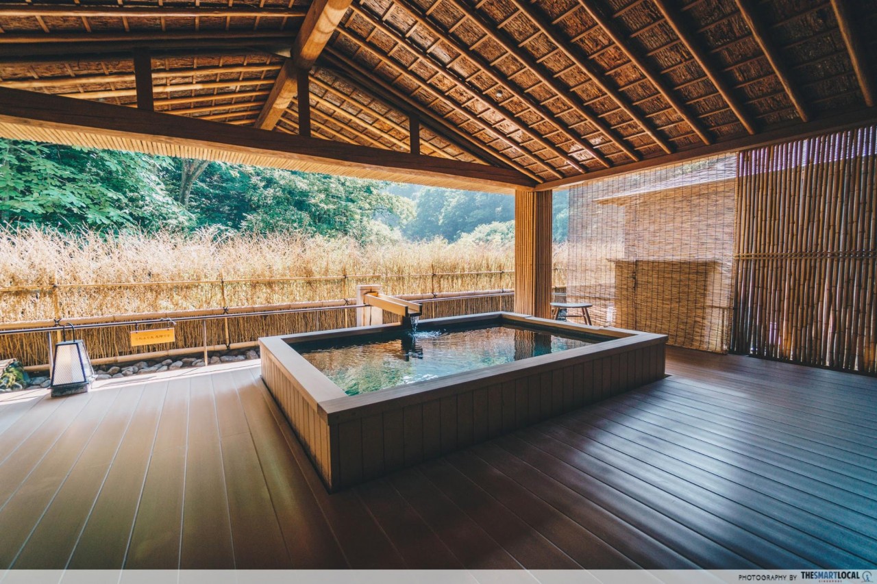 12 Japanese Onsen Towns - bathtub 