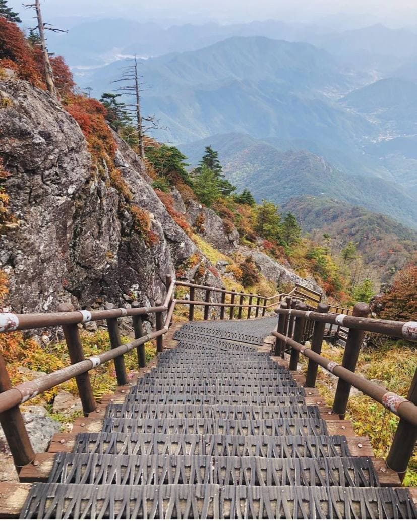 mountain hiking trails korea - Jirisan main ridge course
