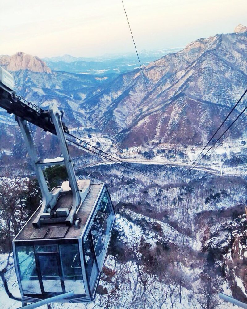 mountain hiking trails korea - Seorak cable car