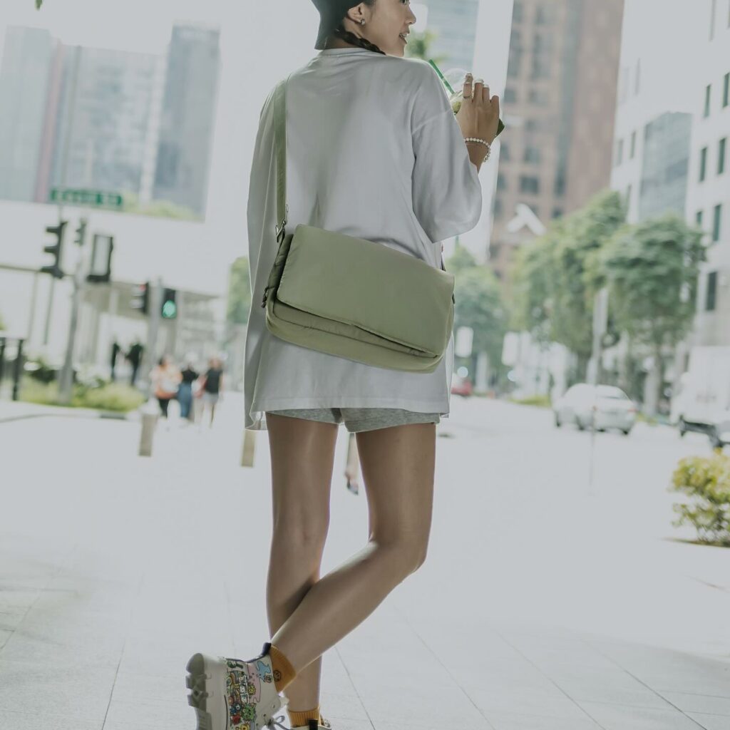 Starbucks Has New Pufflet Sling Bags In Different Sizes & Colours