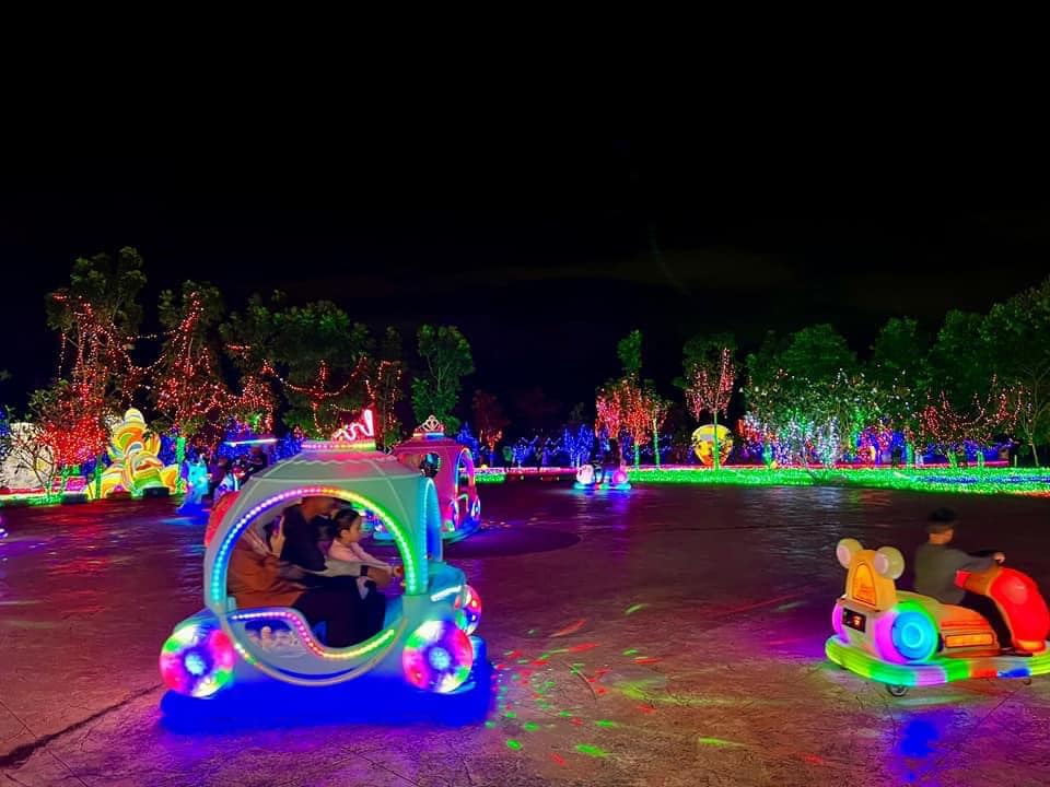 Luna Lights Wonderland - bumper cars 