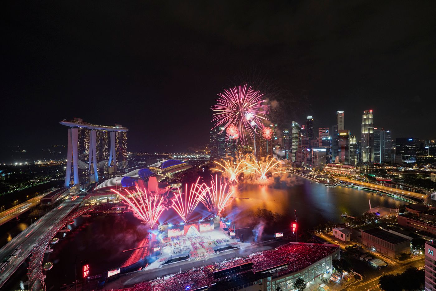 best hotels singapore for fireworks - ritz-carlton millenia parade view