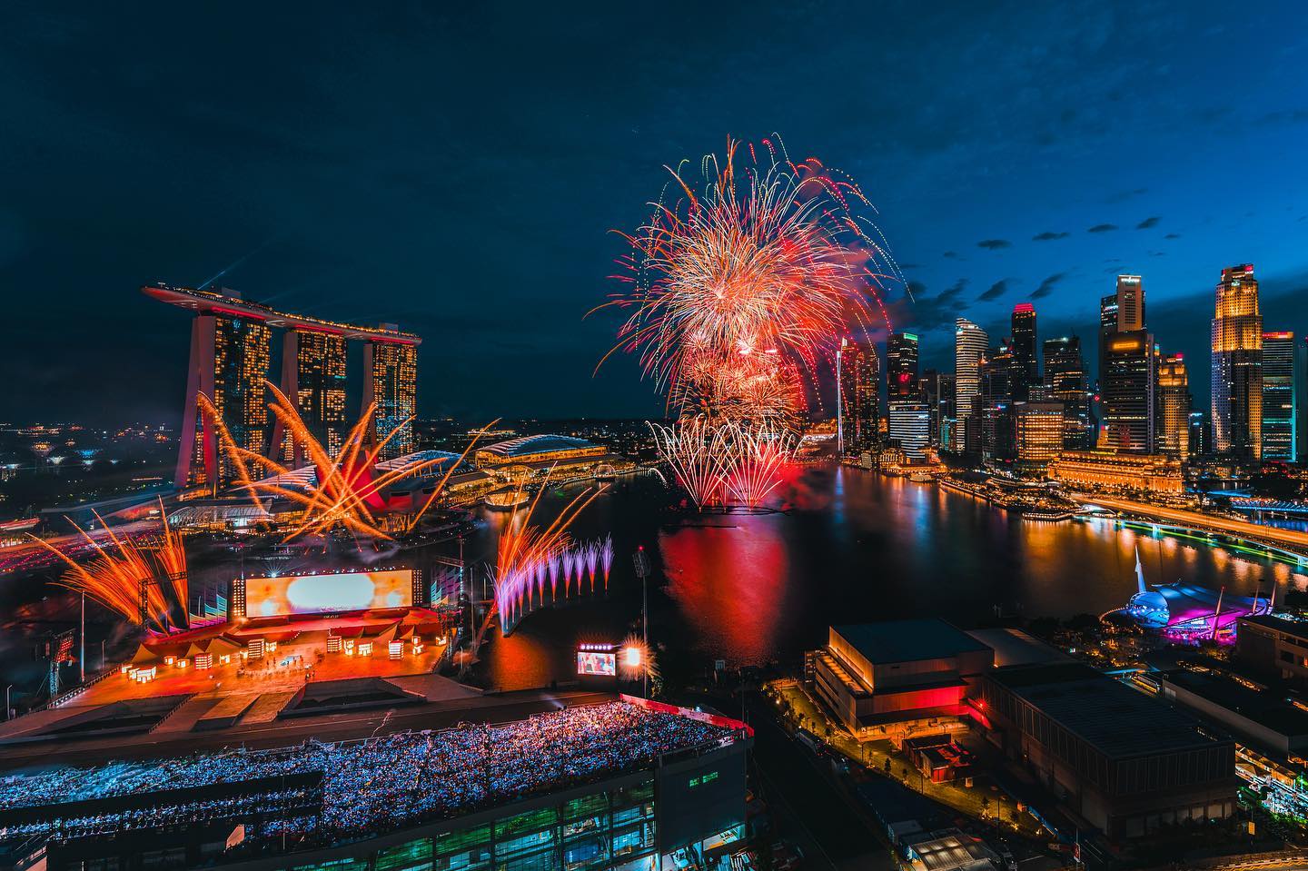 best hotels singapore for fireworks - Mandarin Oriental marina bay view