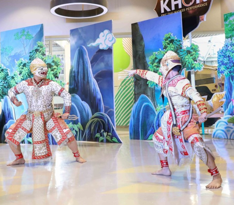 free things to do in bangkok - khon masked dance performance mbk centre