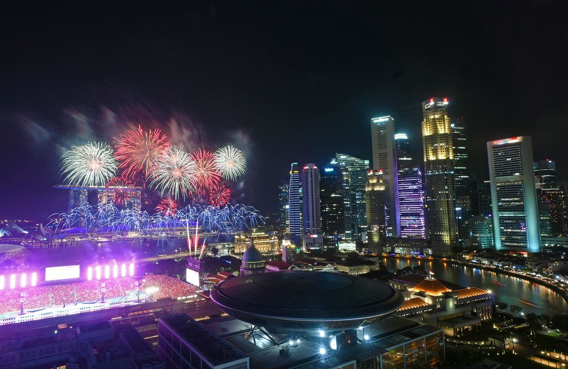 best hotels singapore for fireworks - Peninusla excelsior view padang