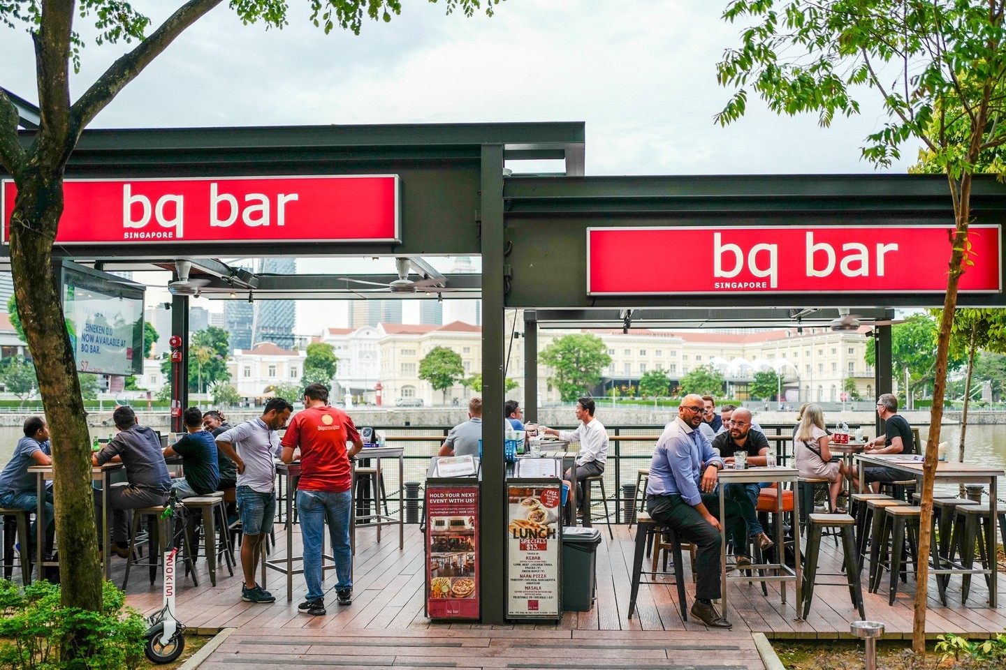 sports bars singapore - BQ Bar