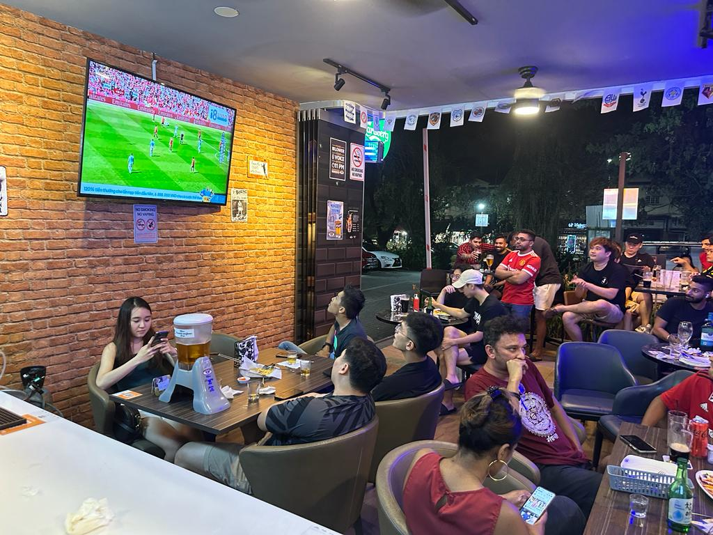 sports bars singapore - Brew House Sports Bar