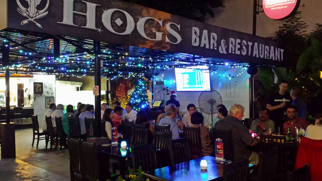 sports bars singapore - Hogs Bar