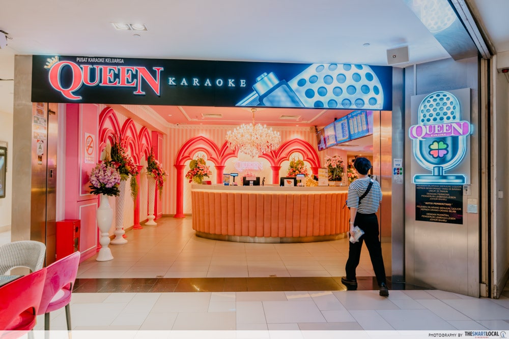 Queen Karaoke exterior