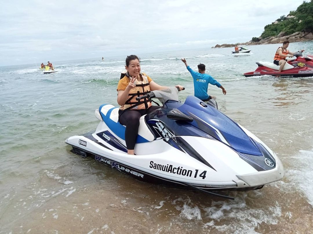 Short flights from Singapore - speedboat