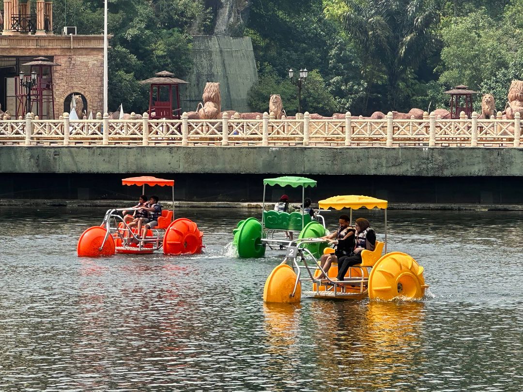 Sunway Lagoon X Park Pedalboating