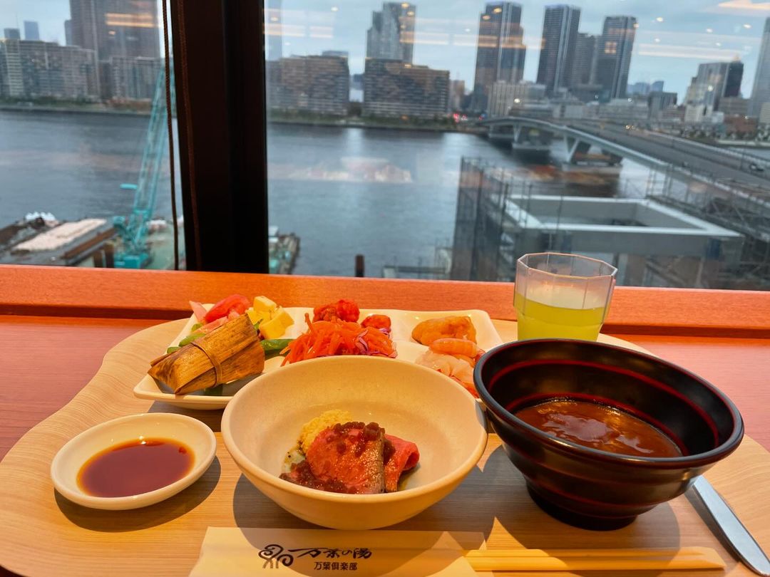 Toyosu Manyo Club - counter seat with view