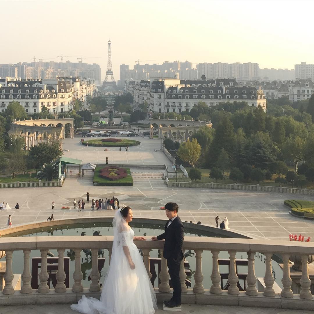 Wedding photoshoot at Tianducheng