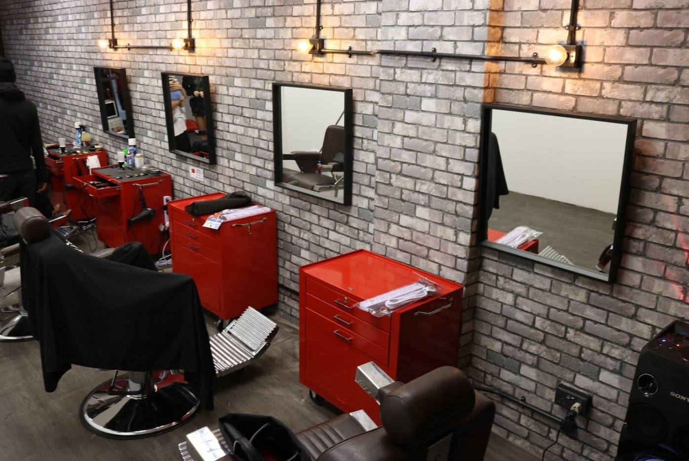 gentlemen's barbershop singapore - Acidic Chop Shop interior