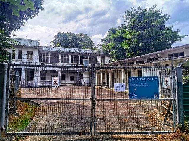 ghost tours singapore - old changi hospital entrance