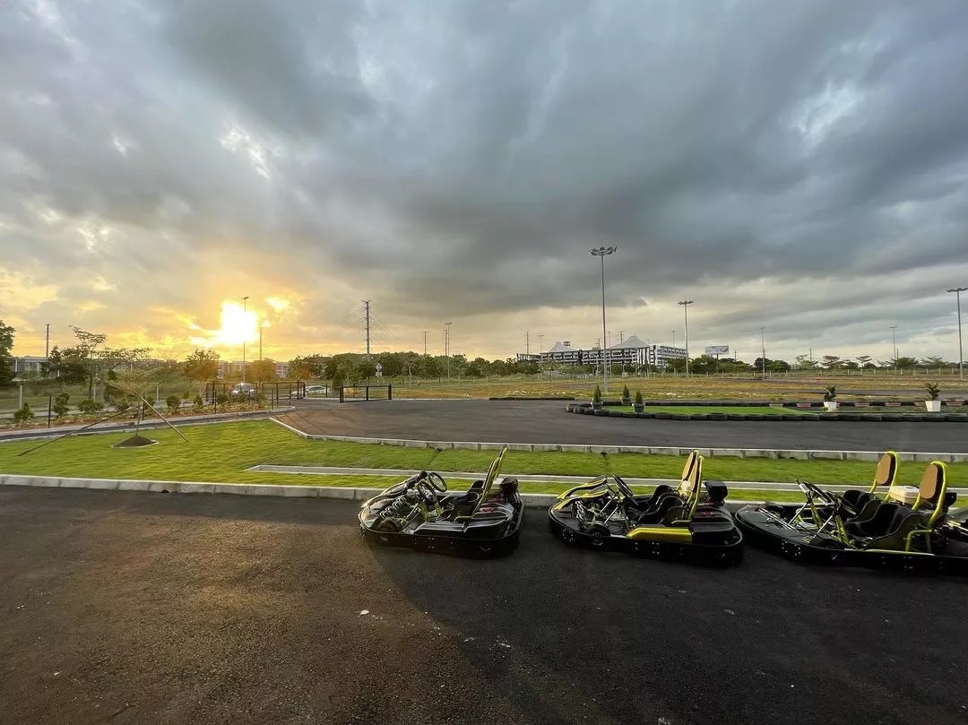 things to do jb - Go karting race track