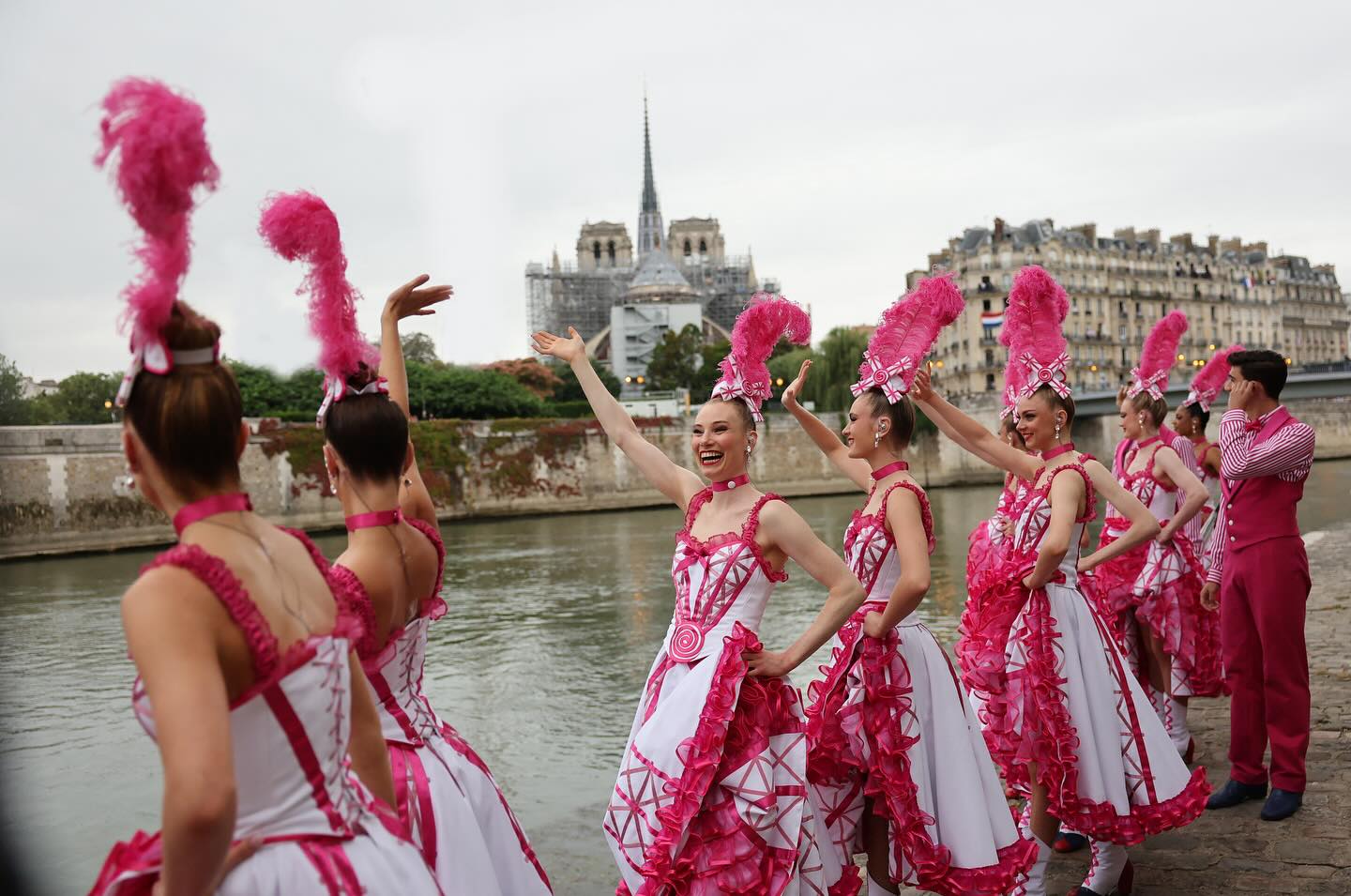 things to do paris - moulin rouge