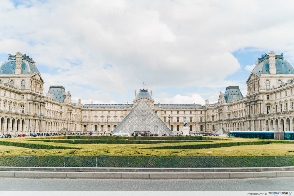 things to do paris - the louvre