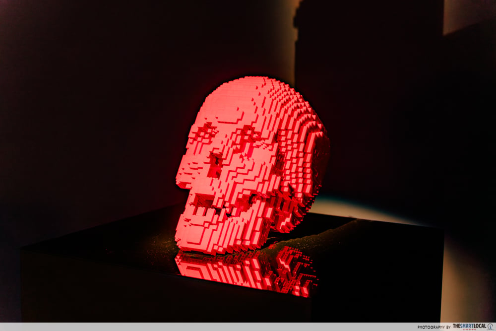 Art of the Brick - red skull