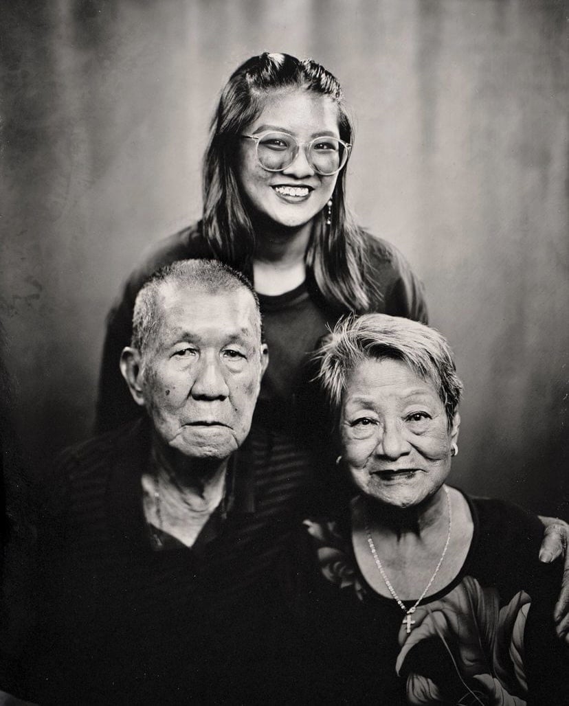 Hip Xiong Photo Studio family portrait