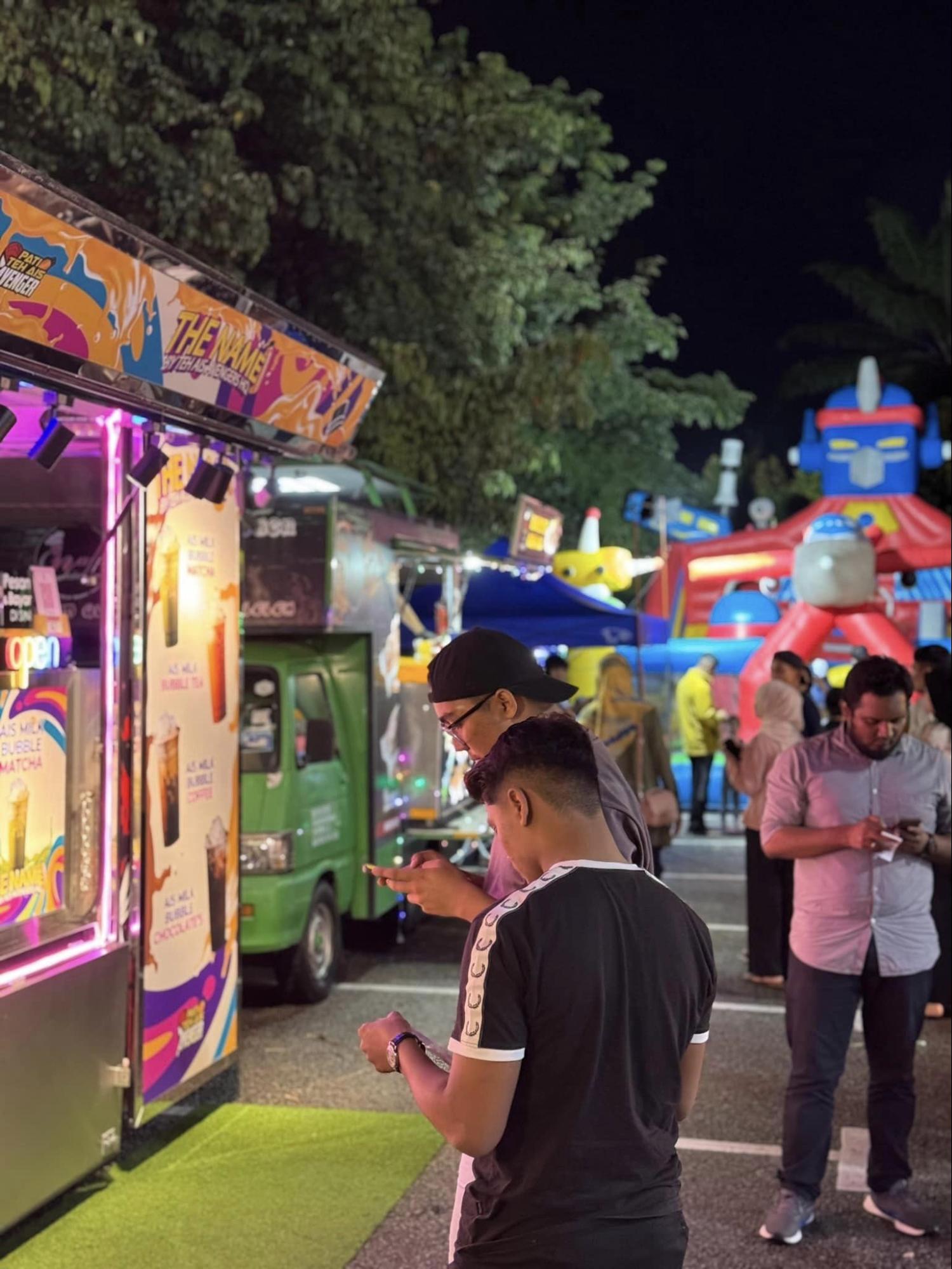 Malaysia Light Wonderland - food trucks