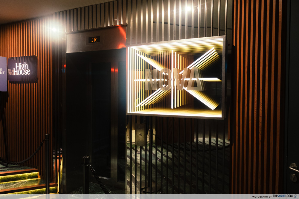 Nova Rooftop Bar - lift lobby 