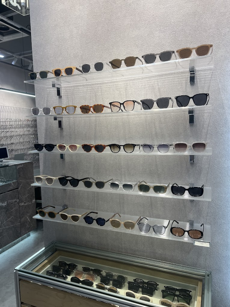 Oblique Eyewear Orchard - sunglasses aisle 