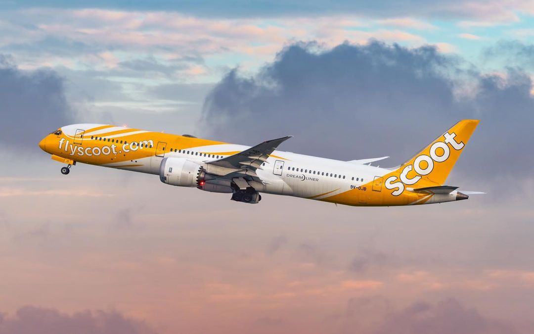 Scoot plane