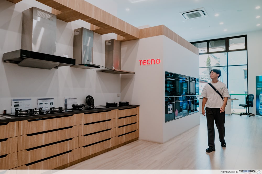 Tecno Warehouse Sale interior