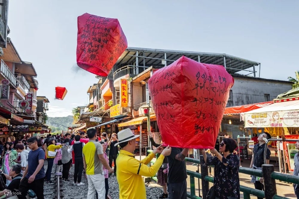 shifen lanterns