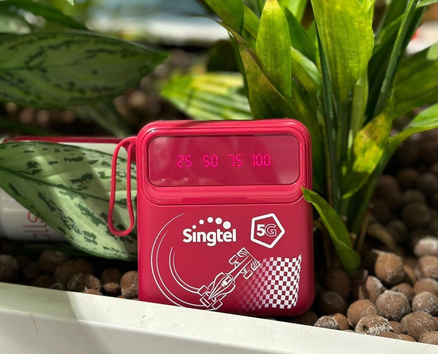 singtel tourist eSIMs - free power bank