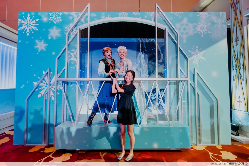 disney adventure cruise - frozen elsa and anna